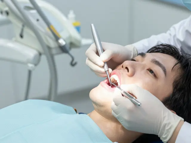 Jak probíhá kyretáž zubů: Kompletní průvodce