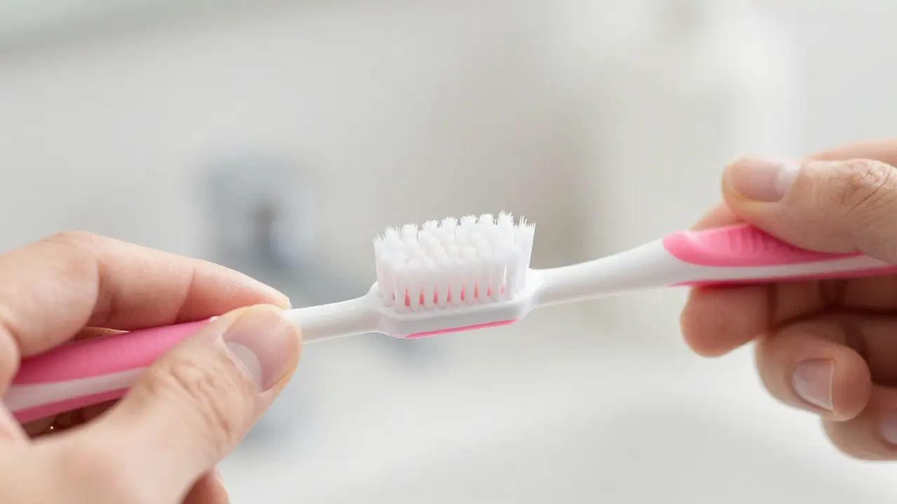 Jak se vyhnout bolesti předních zubů: Ověřené kroky pro prevenci a úlevu
